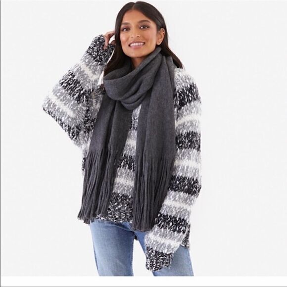 lucky Brand Brushed Gray Fringe Scarf - Picture 1 of 4